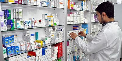 AKŞEHİR’DE 2 TIBBİ SEKRETER GÖZALTINA ALINIRKEN 25 ECZACI ÇALIŞANINDA TELEFONU İNCELENDİ