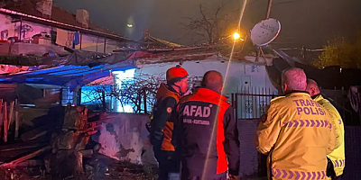 AKŞEHİR'DE ÇATI ÇÖKTÜ : 1 KİŞİ SAĞ KURTARILDI 