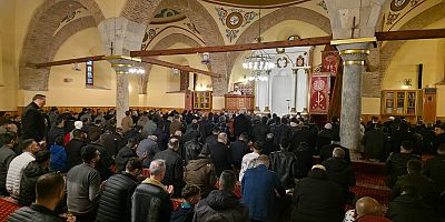 AKŞEHİR'DE KADİR GECESİ DUALARLA İDRAK EDİLDİ 