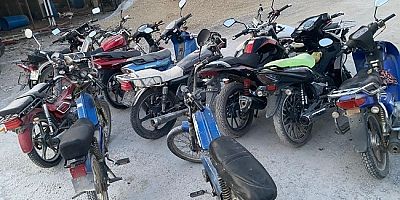 AKŞEHİR'DE MOTOSİKLETLERE YÖNELİK JANDARMA'DAN TRAFİK DENETİMİ