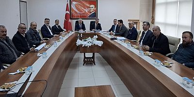 AKŞEHİR GÖLÜ İÇİN KRİTİK TOPLANTI: KIYI KENAR ÇİZGİSİ SORUNU GÖRÜŞÜLDÜ