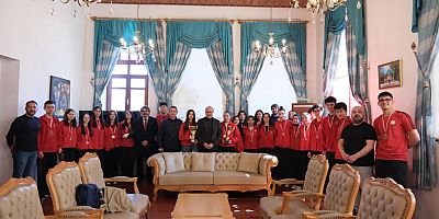 AKŞEHİR’İN ŞAMPİYONLARI BELEDİYE BAŞKANI KÖKSAL İLE BULUŞTU! 