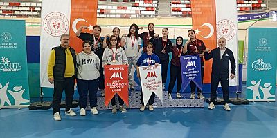 ANADOLU LİSESİ'NDEN BİLEK GÜREŞİNDE 15 MADALYA