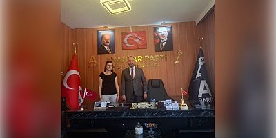 ANAHTAR PARTİ AKŞEHİR İLÇE KADIN KOLLARI BAŞKANLIĞINA TUĞÇE ZEYBEK ATANDI