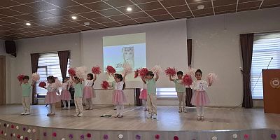 ANNELER GÜNÜ COŞKUYLA KUTLANDI