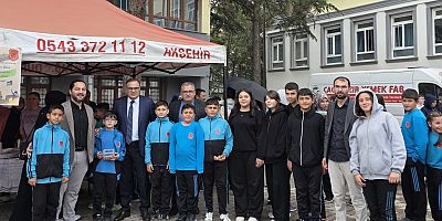 ATATÜRK ORTAOKULU’NDAN “KARDEŞ ELİ GAZZE’YE UZANIYOR” DAYANIŞMA ETKİNLİĞİ