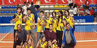 ATATÜRK ORTAOKULU TÜRKİYE DÖRDÜNCÜSÜ OLDU 
