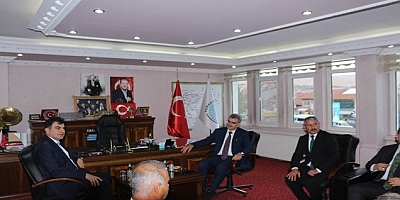 BAKAN YARDIMCISI HEYBET’TEN YUNAK BELEDİYE BAŞKANI GÜNALTAY’A ZİYARET