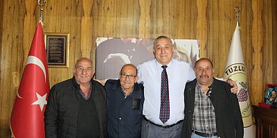 BAŞKAN AKBUĞA VATANDAŞLARLA BAYRAMLAŞTI