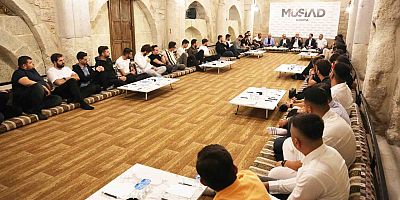 BAŞKAN ERKOYUNCU 5YÜZ PROGRAMINDA TECRÜBELERİNİ PAYLAŞTI 