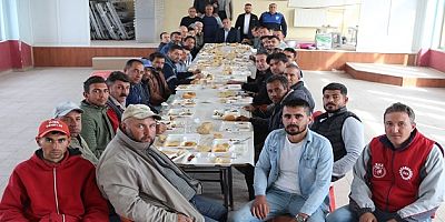 BELEDİYE ÇALIŞANLARINDAN BAŞKAN AKBUĞA’YA GEÇMİŞ OLSUN TEMENNİSİ