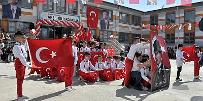 BU YIL 23 NİSAN KUTLAMALARININ ADRESİ AKŞEHİR İLKOKULU OLDU