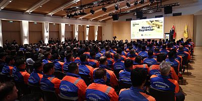 BÜYÜKŞEHİR ÇALIŞANLARIYLA BAYRAMLAŞAN BAŞKAN ALTAY: “BİZ BÜYÜK VE GÜÇLÜ BİR AİLEYİZ”