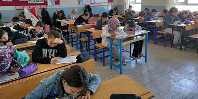 ÇAKILLAR VALİ KEMAL KATITAŞ ORTAOKULU ÖĞRENCİLERİNİ BURSLULUK SINAVINA HAZIRLIYOR