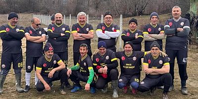 CANKURTARANDA FUTBOL TURNUVASI ÇAMURA RAĞMEN YAPILDI 