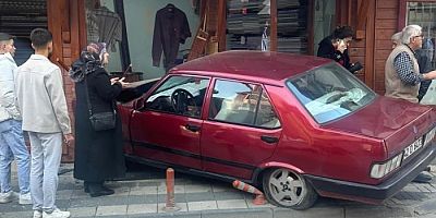 KONTROLDEN ÇIKAN OTOMOBİL İŞYERİNE DALDI 