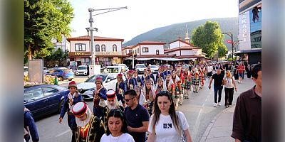 DÜNYANIN ORTASI’NDAN COŞKULU BAŞLANGIÇ: ANADOLU’NUN TÜM RENKLERİ AKŞEHİR’DE BULUŞTU!