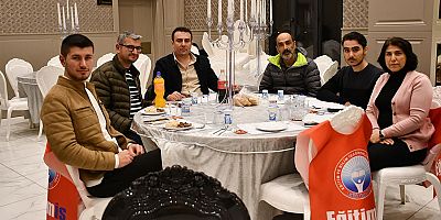 EĞİTİM-İŞ KONYA ŞUBESİ VE 6 İLÇE TEMSİLCİLİĞİ DAYANIŞMA GECESİNDE BULUŞTU