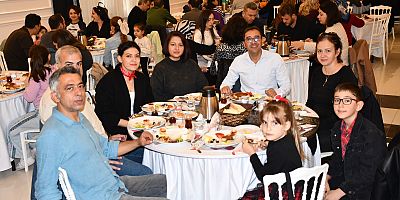 EĞİTİM İŞ ÖĞRETMENLERLE KAHVALTIDA BULUŞTU