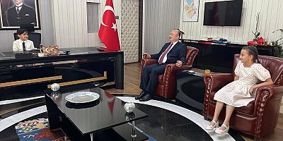 KAYMAKAM VE GARNİZON KOMUTANI  KOLTUĞUNU ÖĞRENCİYE DEVRETTİ