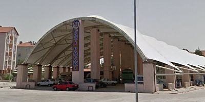 GAZİ PAZARINDA KAVGA ÇIKTI OLAYLA İLGİSİ OLMAYAN VATANDAŞ YARALANDI 