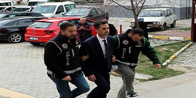 GÖZALTINA ALINAN BELEDİYE BAŞKANI ADLİYEDE