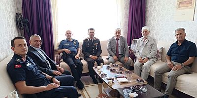 HAC DÖNÜŞÜ ŞEHİT BABASINA PROTOKOLDEN VEFA ZİYARETİ