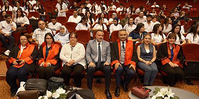 HEMŞİRE ADAYLARI ÜNİFORMALARINI GİYDİ