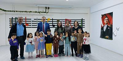 İLÇE MİLLİ EĞİTİM MÜDÜRÜ TOPALOĞLU'DAN  ANAOKULLARINA VE ÇOCUK KULÜPLERİNE ZİYARET