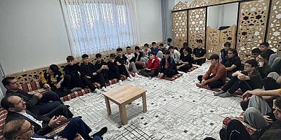 İLÇE MÜFTÜSÜ AHMET MÜJDECİ ÖĞRENCİLERLE RAMAZAN SÖYLEŞİSİNDE BULUŞTU