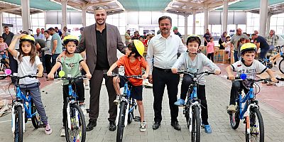 ILGIN'DA ÇOCUKLAR BİSİKETLERE KAVUŞTU 