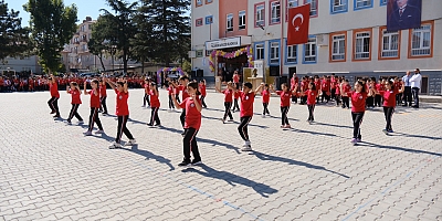 İLKÖĞRETİM HAFTASI KUTLAMA PROGRAMI YAPILDI 