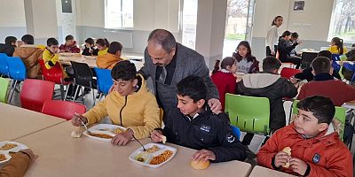 İŞCAN'DAN DÖRT MAHALLE OKULUNA ZİYARET