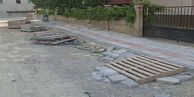 İSTASYON MAHALLESİ’NDE YOL VE ÇÖP TEPKİSİ