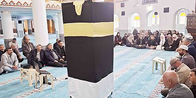 KÂBE YOLCULARINA MANEVİ HAZIRLIK SEMİNERİ VERİLDİ