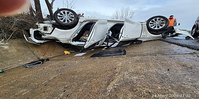 KAMYONETLE OTOMOBİL ÇARPIŞTI 3 YARALI 