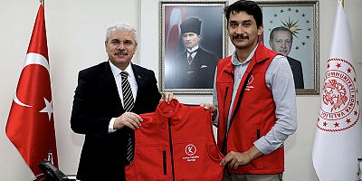 KIRMIZI YELEKLİLER DERNEĞİ’NDEN VALİ AKIN VE KONYA AFAD’A ZİYARET