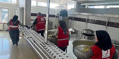 KIZILAY AKŞEHİR ŞUBESİ RAMAZANDA VATANDAŞIN YANINDA OLDU 
