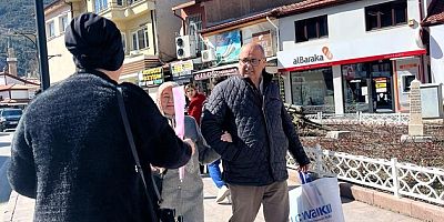 MHP AKŞEHİR TEŞKİLATINDAN KADINLARA GÜL JESTİ