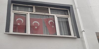 MİLLET PARTİSİ AKŞEHİR İLÇE BAŞKANI YAKIN: TÜRK BAYRAĞINA UZANAN ELLER KIRILIR 