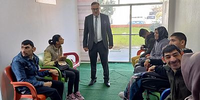 MİLLİ EĞİTİM MÜDÜRÜ TOPALOĞLU ÖZEL ÖĞRENCİLERİ ZİYARET ETTİ 