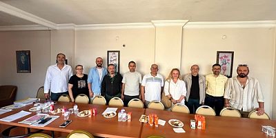 NASREDDİN HOCA VE TURİZM DERNEĞİ’NDE AHMET BUĞRA GÜVEN TAZELEDİ 