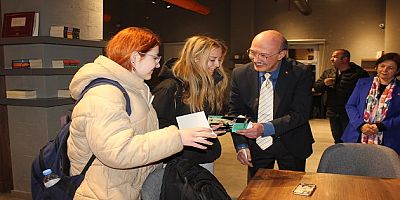 NURİ KÖKSAL GENÇLERLE KAFEDE BİRARAYA GELDİ 