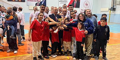 ÖĞRETMENLER ARASI VOLEYBOL TURNUVASI SONA ERDİ