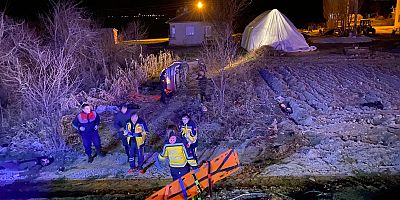 OTOMOBİL TAKLA ATTI 3 ÖLÜ 3 YARALI