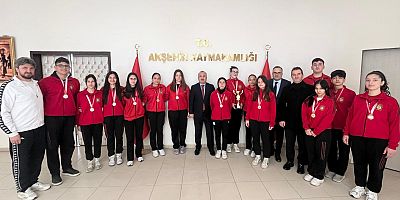 ŞAMPİYONLAR KAYMAKAM ÖZEL'İ ZİYARET ETTİ 