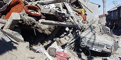 SULTANDAĞI DEPREMİNİN ARDINDAN 22  YIL GEÇTİ, ACILAR UNUTULMADI