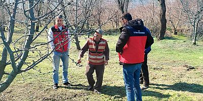 SULTANDAĞI’NDA ZİRAİ DON SEFERBERLİĞİ: ÜRETİCİLERE SAHADA BİREBİR BİLGİLENDİRME