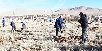 TOPRAKLA BULUŞAN HER FİDAN, UMUDA DÖNÜŞÜYOR.