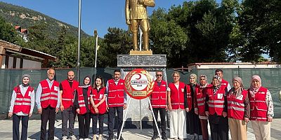 TÜRK KIZILAY 158 YAŞINDA: AKŞEHİR'DE ANLAMLI KUTLAMA VE ÇELENK TÖRENİ